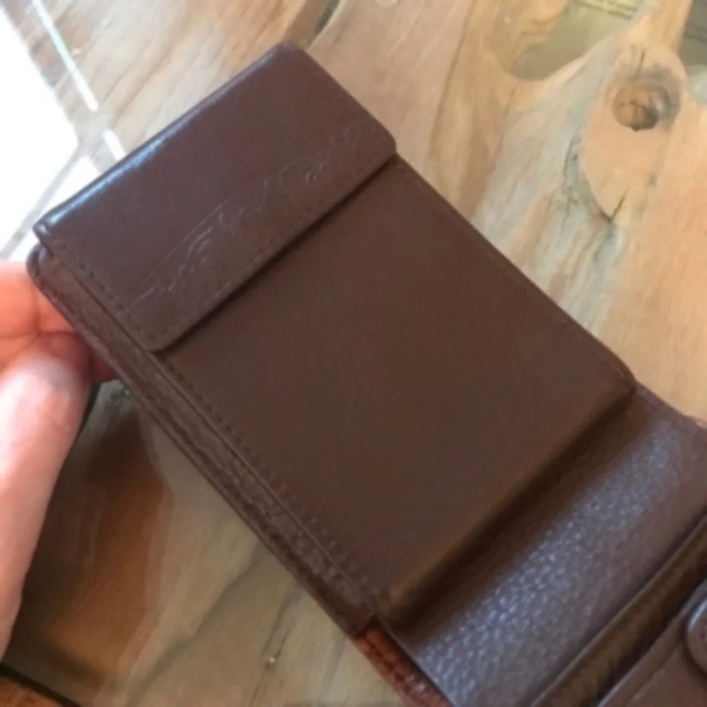 BRIGHTON Cognac Leather Wallet ID Organizer Zipper change coin purse zip Heart